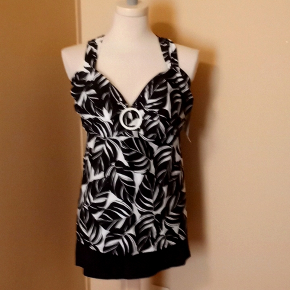NWT size 24W Women's  Penbrooke 2-PC Black & White Swimwear.